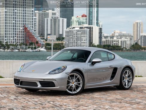 Used 2024 Porsche 718 Cayman image 11