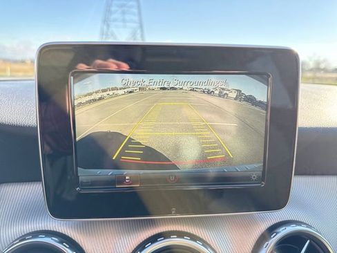 Used 2017 Mercedes-Benz GLA 250 4MATIC image 30