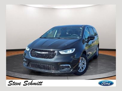Used 2024 Chrysler Pacifica Touring-L