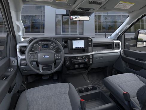 New 2026 Ford F550 4x4 Regular Cab Super Duty w/ XL Chrome Package image 9