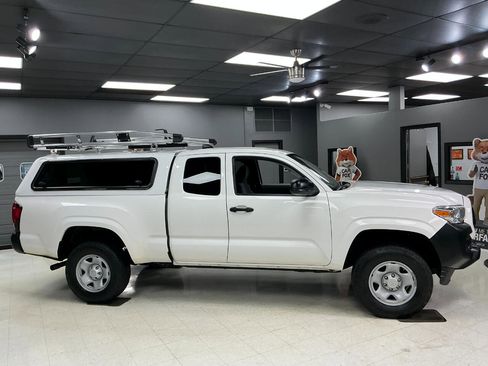 Used 2021 Toyota Tacoma SR image 9