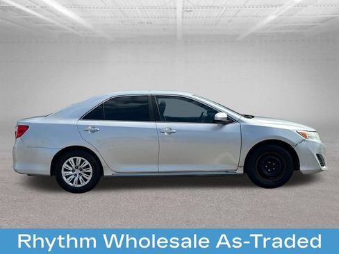 Used 2013 Toyota Camry LE FWD image 9