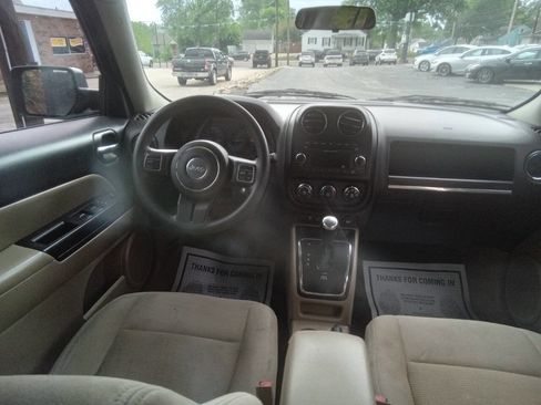 Used 2014 Jeep Patriot Sport w/ Power Value Group FWD image 7