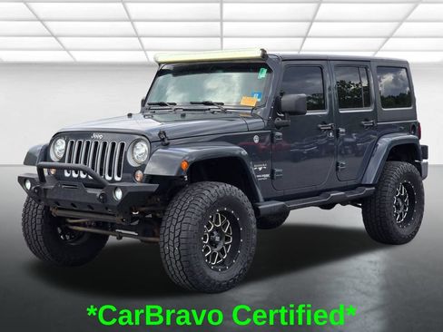 Used 2018 Jeep Wrangler Unlimited Sahara w/ Connectivity Group AWD/4WD image 2
