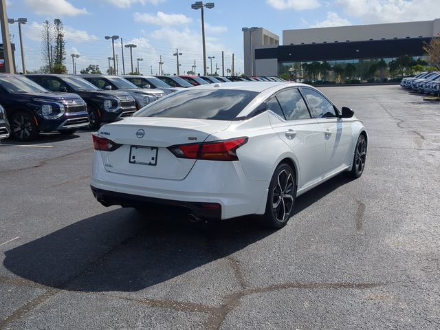 Used 2024 Nissan Altima 2.5 SR w/ SR Premium Package FWD image 6