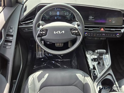 Certified 2023 Kia Niro EX Touring image 14