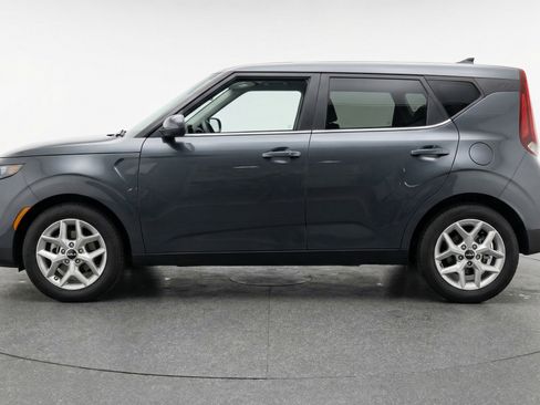 Used 2025 Kia Soul LX w/ LX Technology Package image 5
