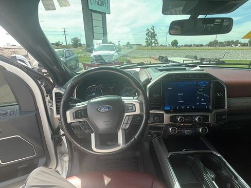 Used 2022 Ford F350 Platinum AWD/4WD image 14