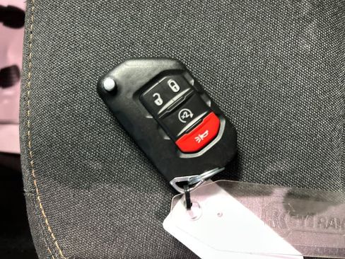 Used 2024 Jeep Wrangler Unlimited image 22