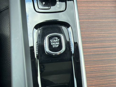 Used 2024 Volvo S60 B5 Plus AWD/4WD image 24