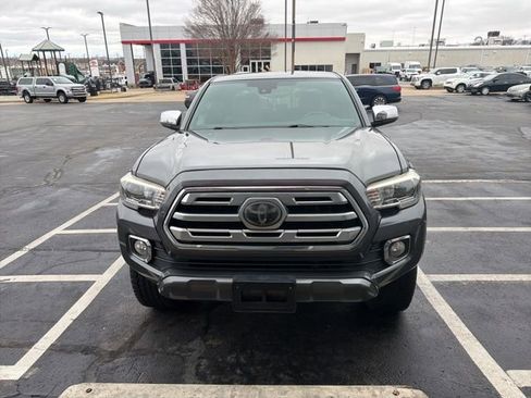 Used 2018 Toyota Tacoma Limited image 14