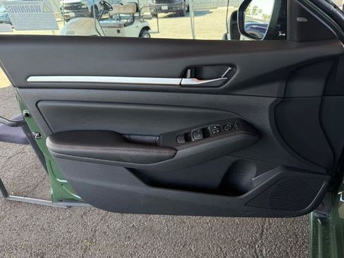 New 2026 Nissan Altima 2.5 SR w/ SR Midnight Edition Package FWD image 19