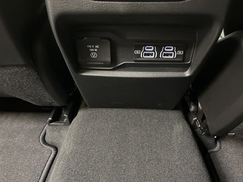 New 2025 Jeep Grand Cherokee Altitude image 24