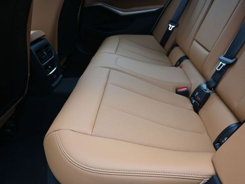 Certified 2025 BMW 330i Sedan RWD image 16