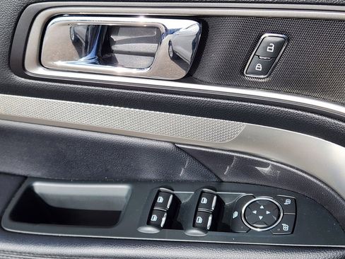 Certified 2018 Ford Explorer XLT image 9