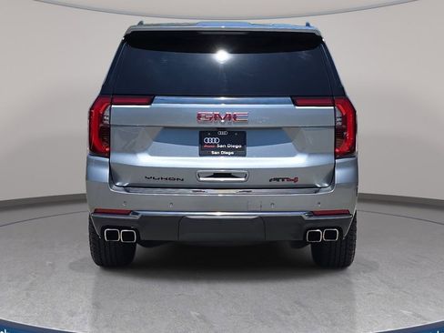 Used 2025 GMC Yukon AT4 AWD/4WD image 7