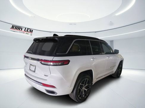 New 2025 Jeep Grand Cherokee Summit AWD/4WD image 3