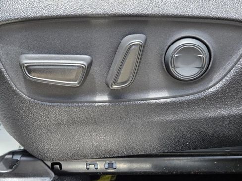 Used 2022 Toyota Highlander XSE FWD image 23