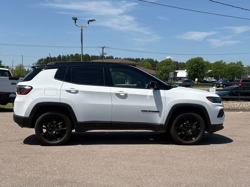 Used 2022 Jeep Compass Latitude w/ Convenience Group AWD/4WD image 9