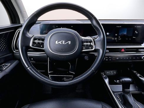 Used 2024 Kia Sorento S image 11