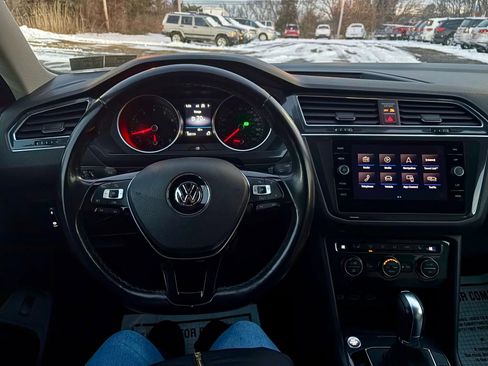 Used 2018 Volkswagen Tiguan SEL image 35