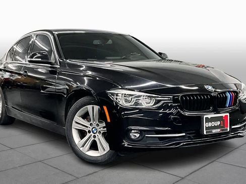 Used 2018 BMW 330i image 2