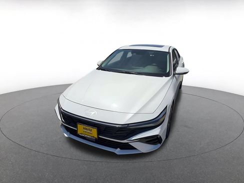 Used 2025 Hyundai Elantra Limited FWD image 7