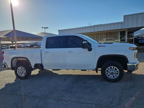Used 2024 Chevrolet Silverado 2500 LT w/ Convenience Package AWD/4WD image 9