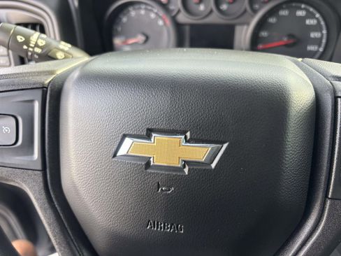 Used 2020 Chevrolet Silverado 1500 Custom w/ Custom Value Package image 19