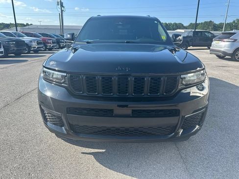 Used 2024 Jeep Grand Cherokee L Limited w/ Black Appearance Package AWD/4WD image 2