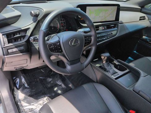 Used 2024 Lexus ES 350 w/ Premium Package FWD image 10