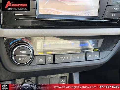 Used 2014 Toyota Corolla LE image 24