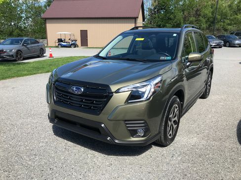 Used 2023 Subaru Forester Premium AWD/4WD image 4