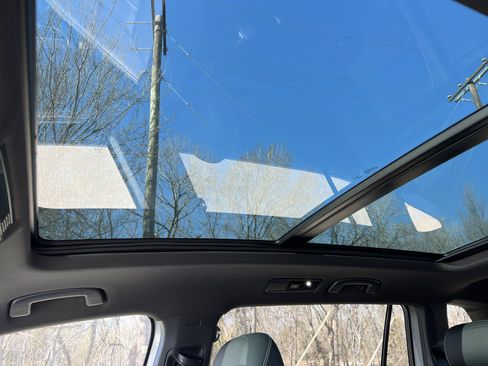 Used 2023 Volkswagen Tiguan SE R-Line image 26