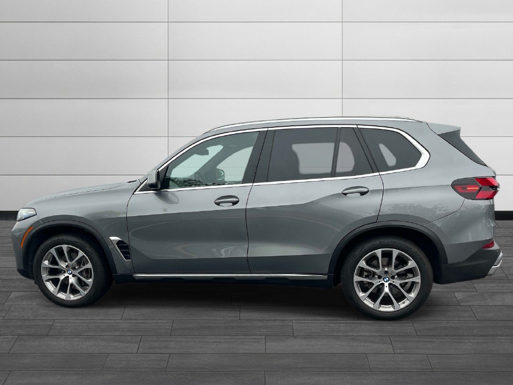 Used 2024 BMW X5 xDrive40i w/ Premium Package AWD/4WD image 2