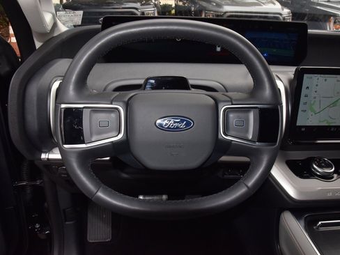 Certified 2025 Ford Expedition Active image 23