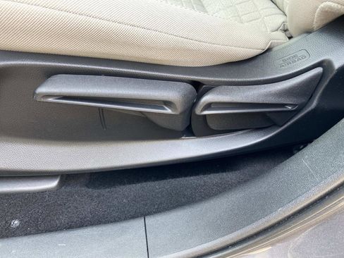 Used 2024 Honda HR-V LX image 21