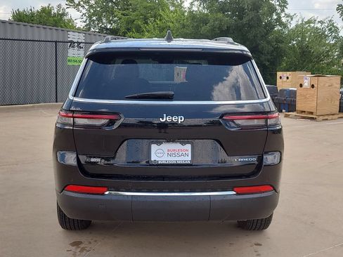 Used 2023 Jeep Grand Cherokee L Laredo RWD image 3