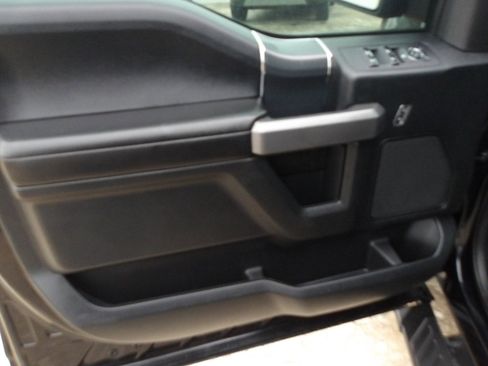 Used 2018 Ford F150 XLT w/ Equipment Group 302A Luxury image 18