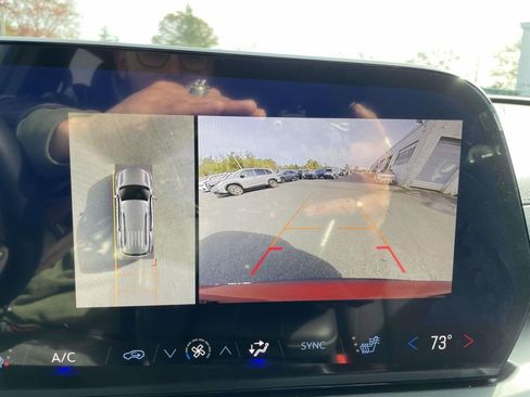 Used 2024 Chevrolet Traverse LT image 28