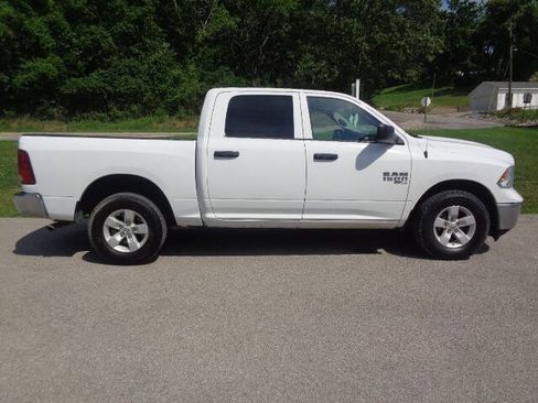 Used 2022 RAM 1500 Classic SLT w/ Electronics Group AWD/4WD image 7