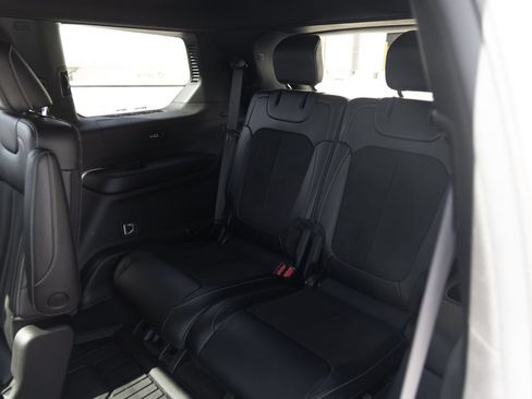 Used 2023 Jeep Grand Cherokee L Altitude AWD/4WD image 20