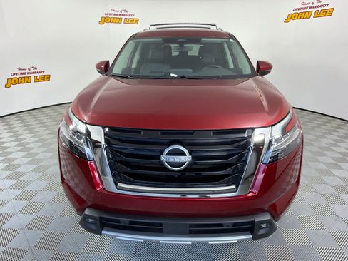 Certified 2024 Nissan Pathfinder SL FWD image 9