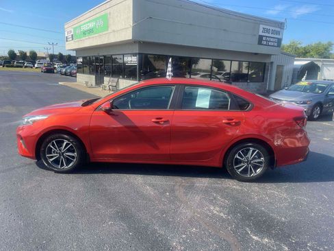 Used 2023 Kia Forte LXS w/ LXS Technology Package FWD image 4