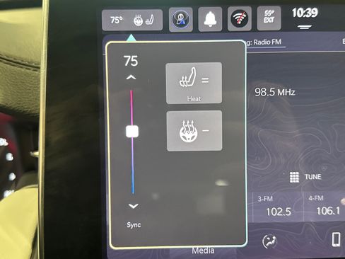 Used 2025 Jeep Compass Limited image 31