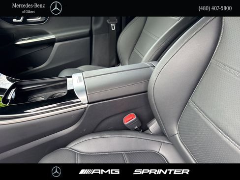 Used 2025 Mercedes-Benz GLC 300 image 14