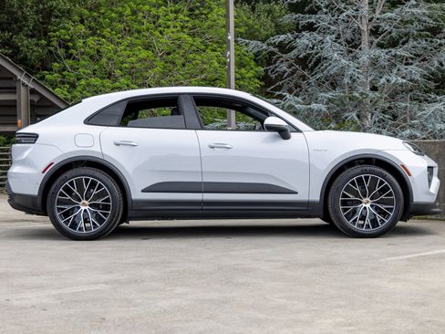 New 2025 Porsche Macan Electric RWD image 12