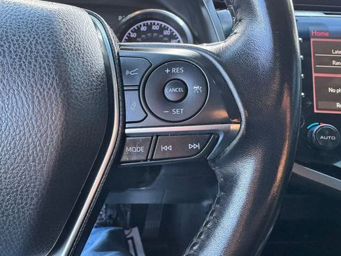 Used 2020 Toyota Camry XLE image 20