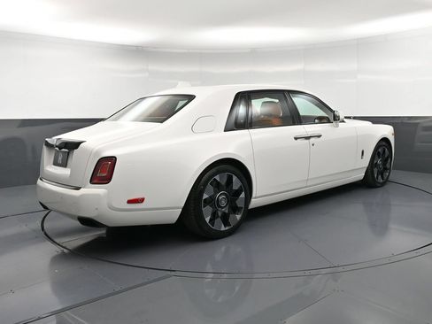 New 2027 Rolls-Royce Phantom Sedan RWD image 8