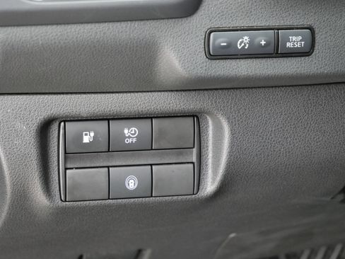 Used 2024 Nissan Leaf S image 21